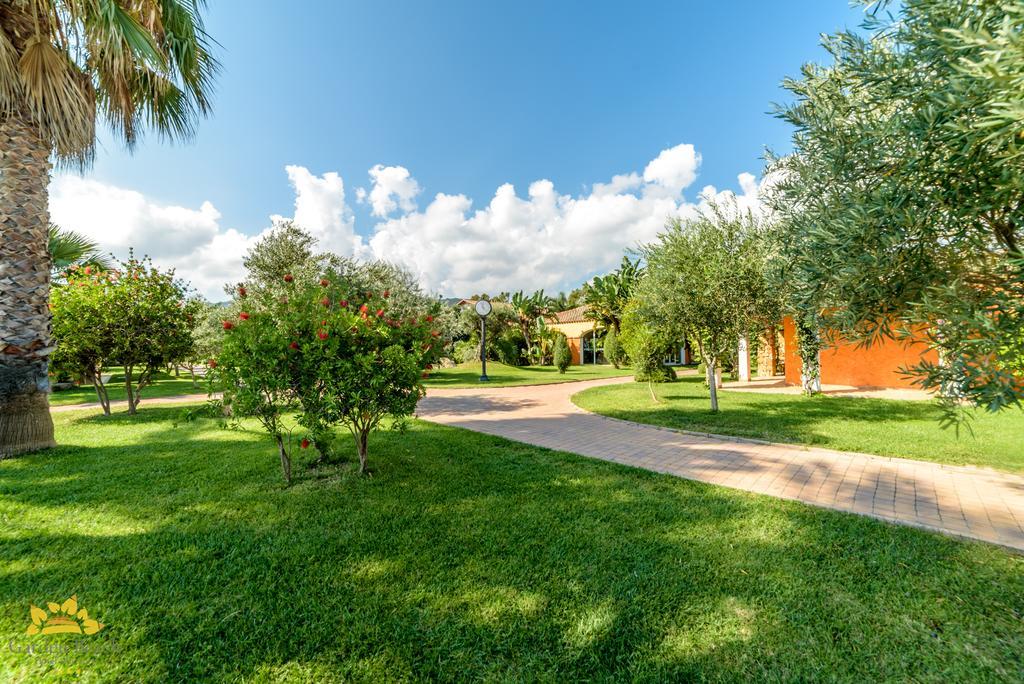 Hotel Garden Beach Castiadas Exterior photo